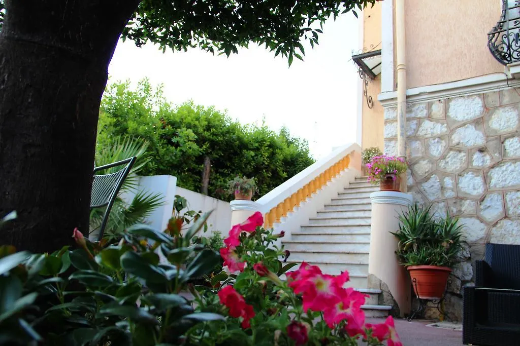 ベッド・アンド・ブレックファスト Villa Mon Reve Apartements ニース